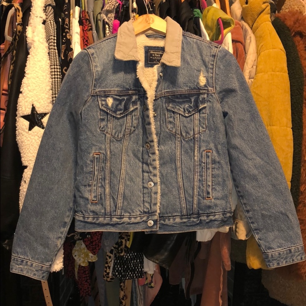 Women’s A&F Sherpa Denim Jacket - S
